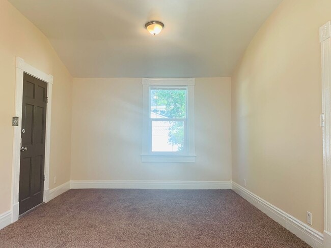 242 G St in Upland, CA - Building Photo - Building Photo