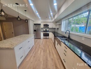 47 1/2 6th Ave S in Hopkins, MN - Building Photo - Building Photo