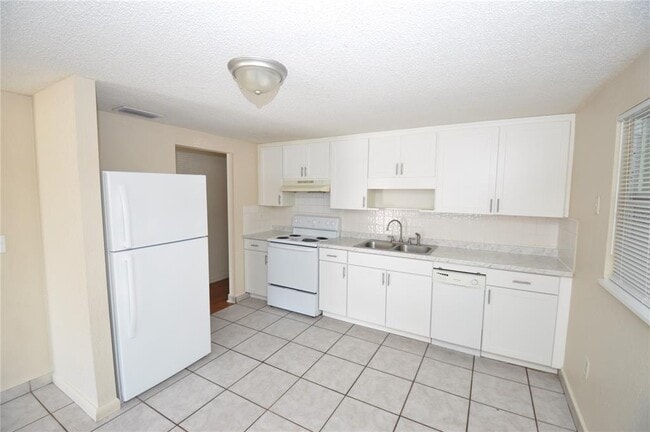 1702 Holly Rd in Lakeland, FL - Building Photo - Building Photo