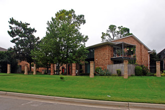 Imperial Terrace Condominiums in Oklahoma City, OK - Foto de edificio - Building Photo