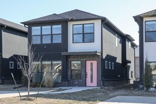 101 N Atlanta St in Owasso, OK - Building Photo
