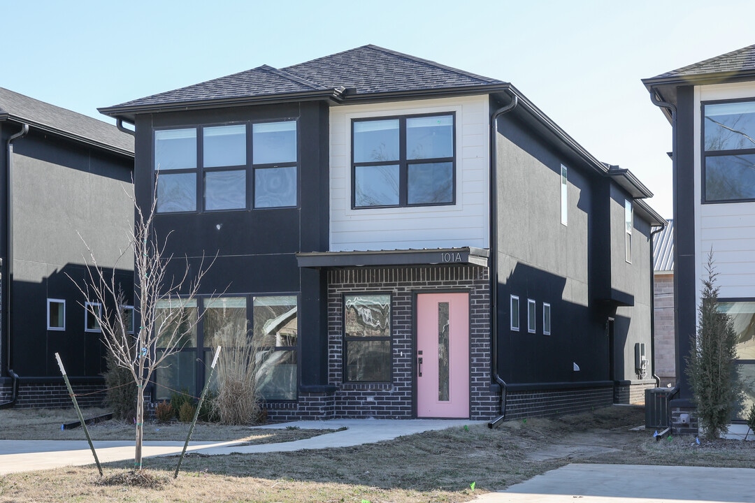 101 N Atlanta St in Owasso, OK - Building Photo