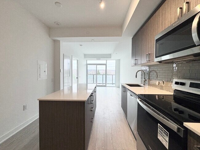 2782 Barton St E in Hamilton, ON - Building Photo - Building Photo
