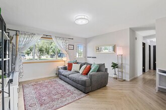 2120 Rena Pl in Rapid City, SD - Foto de edificio - Building Photo