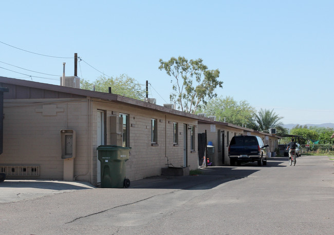 1425 E Taylor St in Phoenix, AZ - Foto de edificio - Building Photo