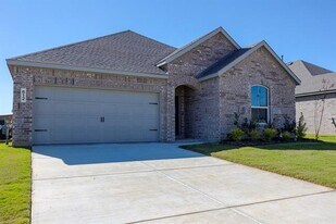 612 Mare Dr in Aubrey, TX - Building Photo