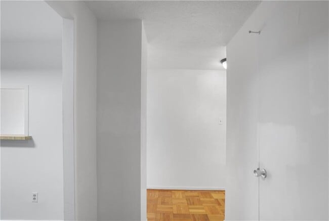 2965 Pharr Ct S Northwest in Atlanta, GA - Building Photo - Building Photo