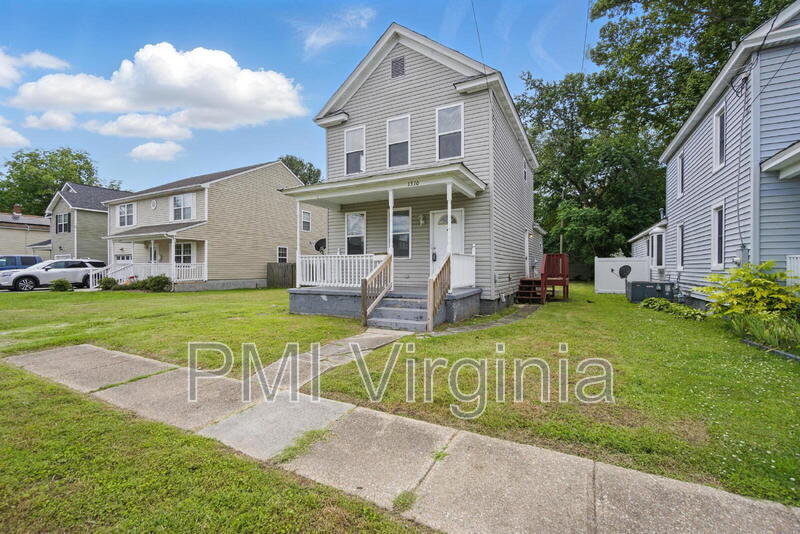 1310 Hoover Ave in Chesapeake, VA - Building Photo