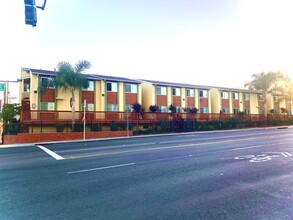 3299 Imperial Ave in San Diego, CA - Building Photo - Building Photo