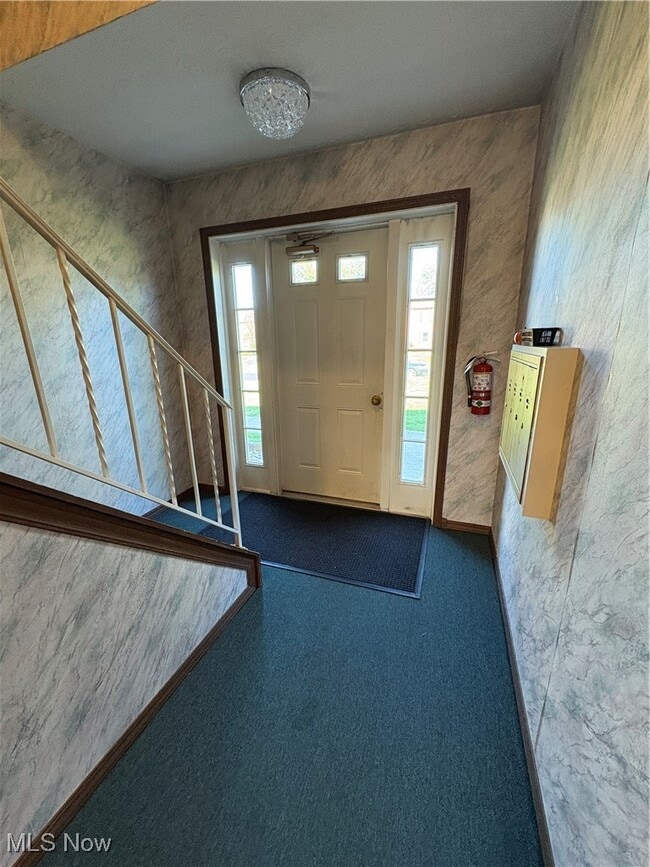 66 Carter Cir in Youngstown, OH - Foto de edificio - Building Photo