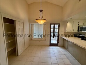 6917 Natchitoches Way in Bakersfield, CA - Building Photo - Building Photo