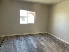 9037 E Rancho Vista Dr in Prescott Valley, AZ - Building Photo - Building Photo