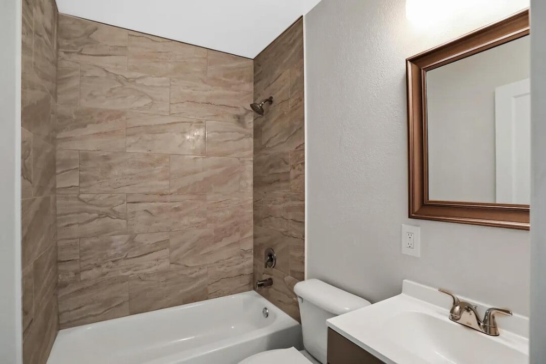 3143 Home Park Cir N in Jacksonville, FL - Building Photo