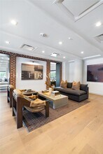 3001 W 11th St in Houston, TX - Building Photo - Building Photo