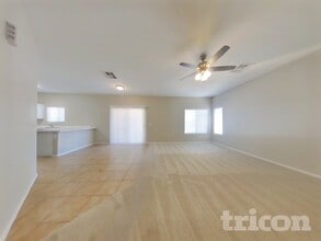 11418 W Mountain View Dr in Avondale, AZ - Building Photo - Building Photo