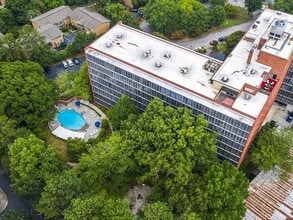 3060 Pharr Court North NW, Unit 612 in Atlanta, GA - Building Photo - Building Photo