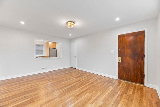 132 Ridge Ave, Unit 2 in Evanston, IL - Building Photo - Building Photo