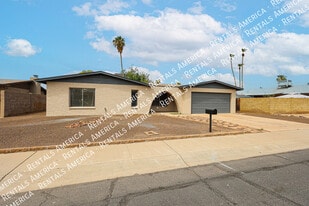10642 N 47th Dr in Glendale, AZ - Building Photo