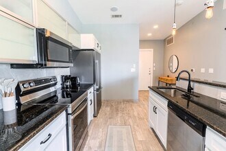 1111 S Akard St, Unit 405 in Dallas, TX - Foto de edificio - Building Photo