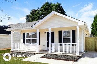 409 Tina Hely Ct in Stockbridge, GA - Building Photo