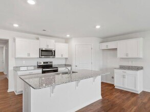 605 Palmerston Dr in Piedmont, SC - Building Photo - Building Photo