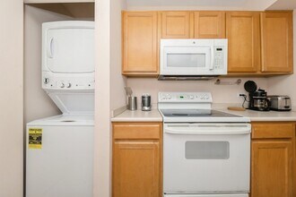345 N LaSalle St, Unit 2604 in Chicago, IL - Building Photo - Building Photo