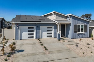 Montessa in Vacaville, CA - Foto de edificio - Building Photo