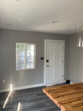 3606 Santa Ana St, Unit 3606 in South Gate, CA - Foto de edificio - Building Photo