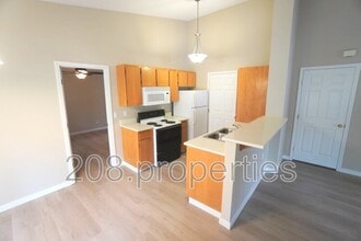 6589 W Lucky Ln in Boise, ID - Foto de edificio - Building Photo