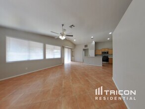 3223 S 73rd Dr in Phoenix, AZ - Building Photo - Building Photo