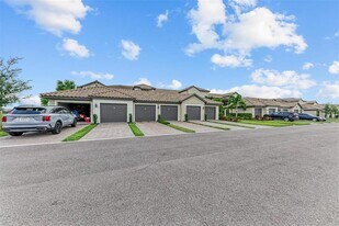 5685 Palmer Cir in Bradenton, FL - Building Photo