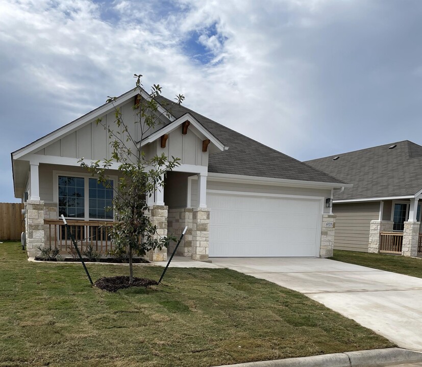 8515 Chena Rdg Dr in Temple, TX - Foto de edificio