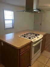 723 Winnie St in Galveston, TX - Foto de edificio - Building Photo