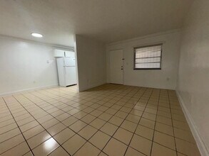 2031 NE 139th St in North Miami Beach, FL - Building Photo - Building Photo