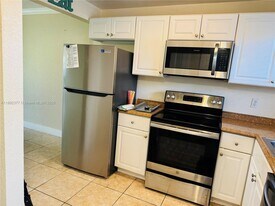8110 Sunrise Lakes Blvd in Sunrise, FL - Building Photo