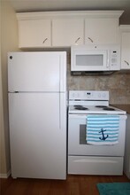 3001 Bee Ridge Rd in Sarasota, FL - Building Photo - Building Photo