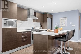 588 Annette St in Toronto, ON - Building Photo - Building Photo