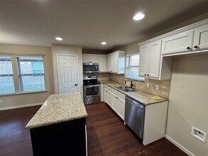 2311 Norwood Rd in Sherman, TX - Foto de edificio - Building Photo