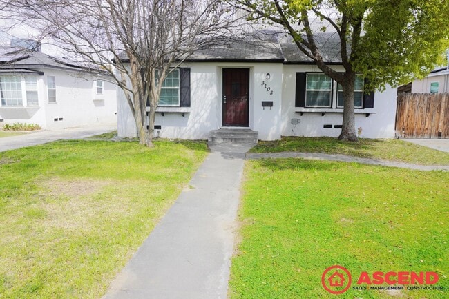 property at 3108 Oak Pl
