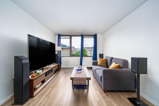 9019 Wall St in North Bergen, NJ - Building Photo - Building Photo