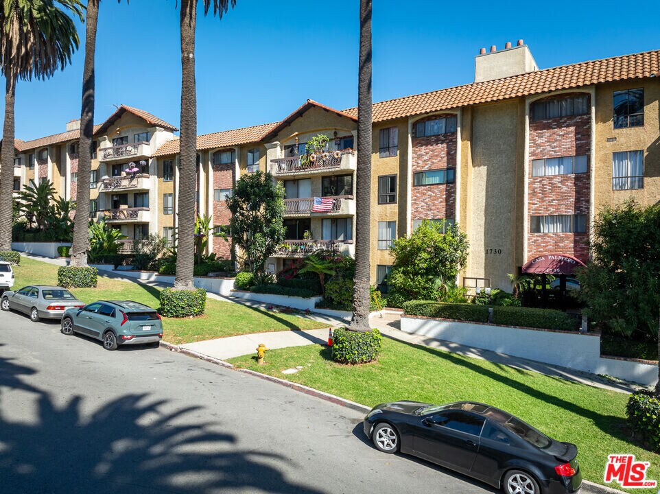 1730 Camino Palmero St in Los Angeles, CA - Building Photo