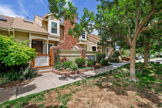 property at 2890 W Long Cir