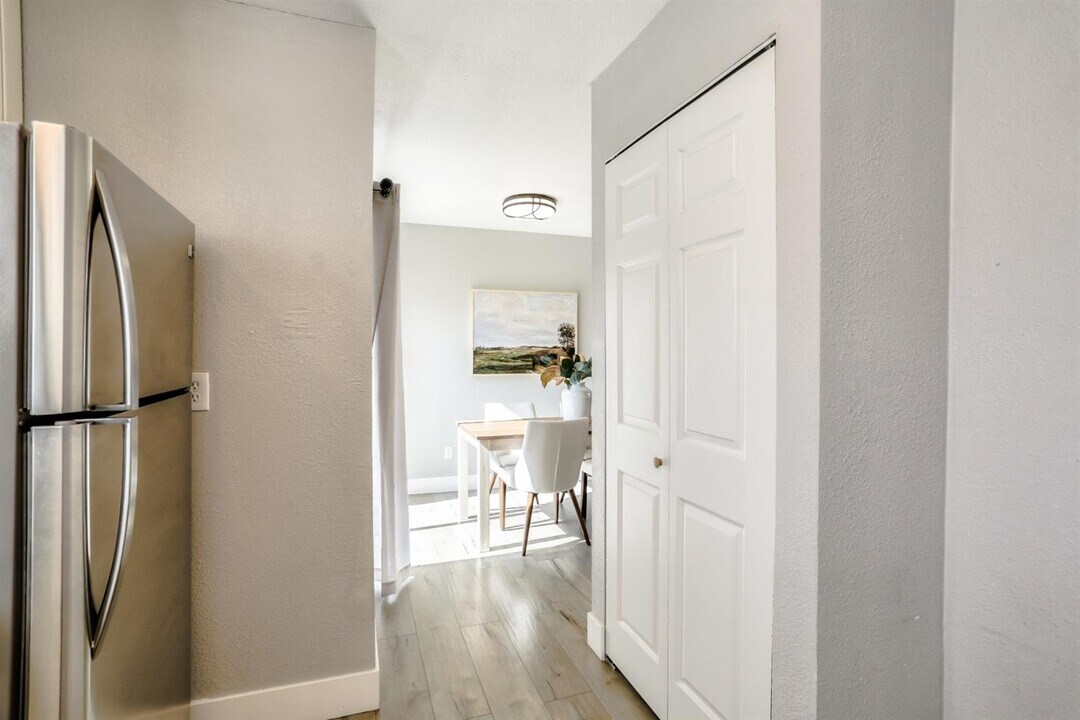 5997 Bamford Dr in Sacramento, CA - Building Photo