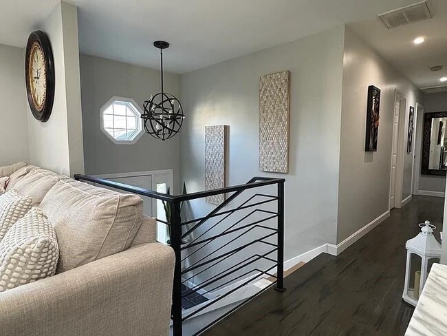 83 Whiting St in Cranston, RI - Building Photo - Building Photo