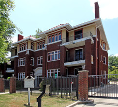 Rainwater Apartments in Little Rock, AR - Foto de edificio - Building Photo
