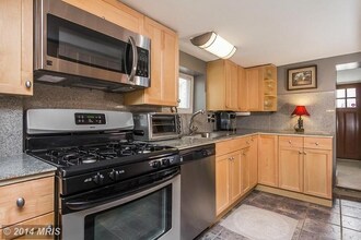 825 S Linwood Ave in Baltimore, MD - Foto de edificio - Building Photo