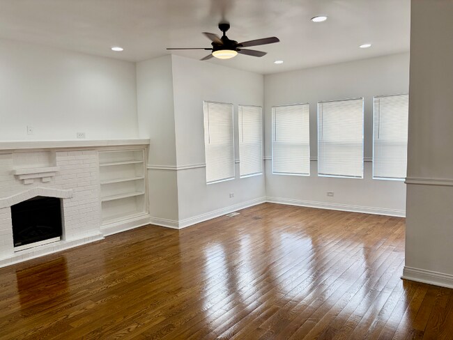 8053 S Throop St, Unit 3 in Chicago, IL - Building Photo - Building Photo