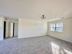 52 Garden View Terrace in East Windsor, NJ - Building Photo - Building Photo