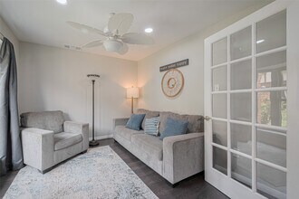 14688 Perthshire Rd in Houston, TX - Building Photo - Building Photo