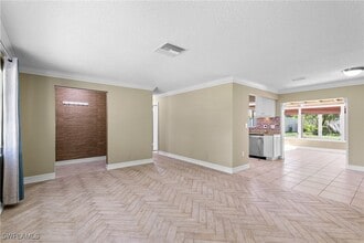 2525 Dawn Cir in Naples, FL - Building Photo - Building Photo